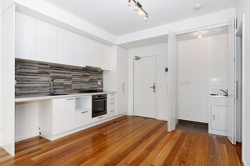 2/1 Griffiths Street, Reservoir