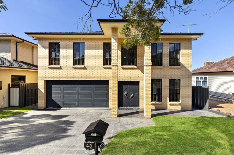 Real Estate For Sale 43 Ryan Street Balgownie , NSW