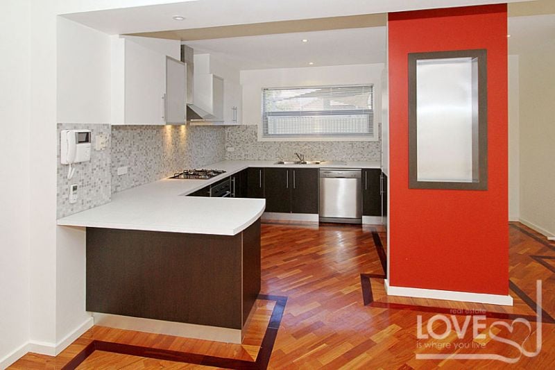 3/16 Ralph Street, Reservoir