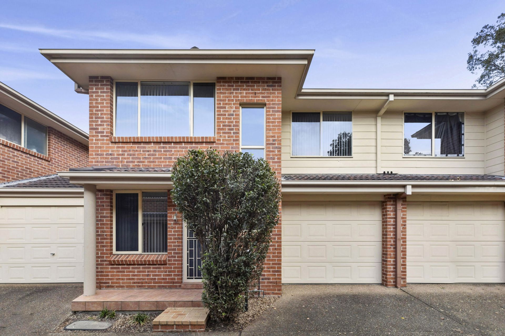 2/2325 Kumbardang Avenue, Miranda Mitchell Estate Agents