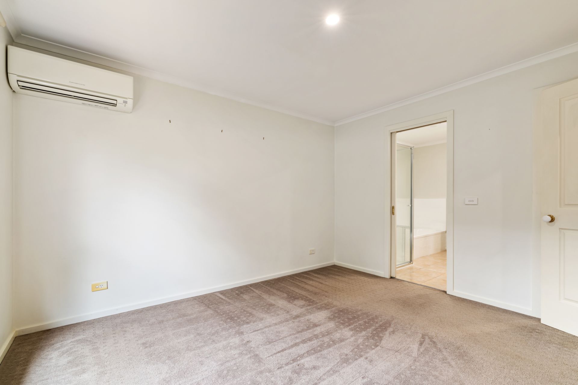 Well Presented in Prime location