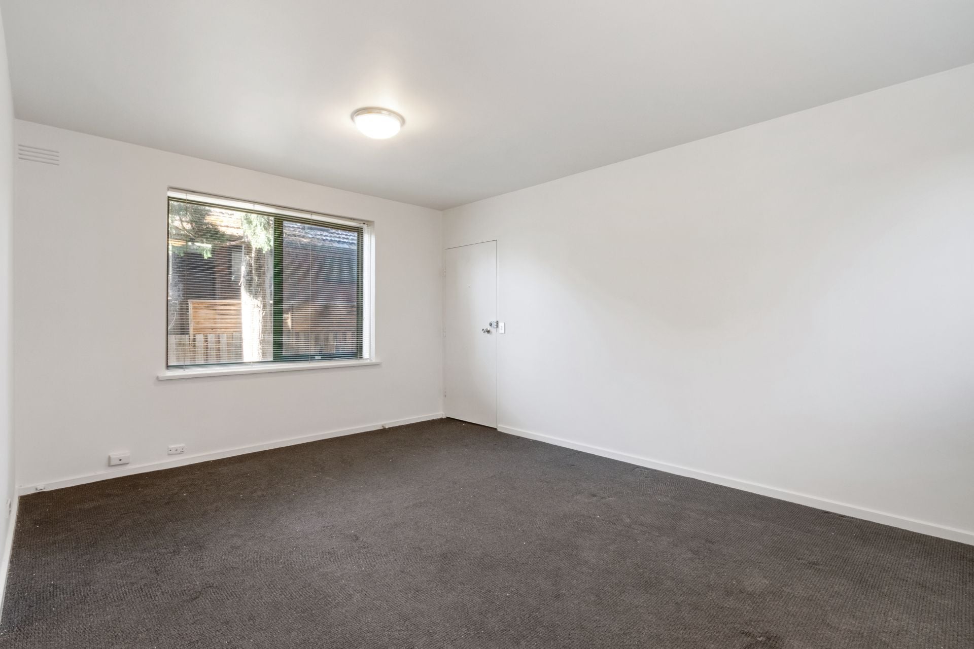 City Location but Suburban Living!