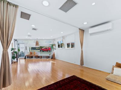 RARE REFURBISHED FREESTANDING RETAIL/OFFICE!