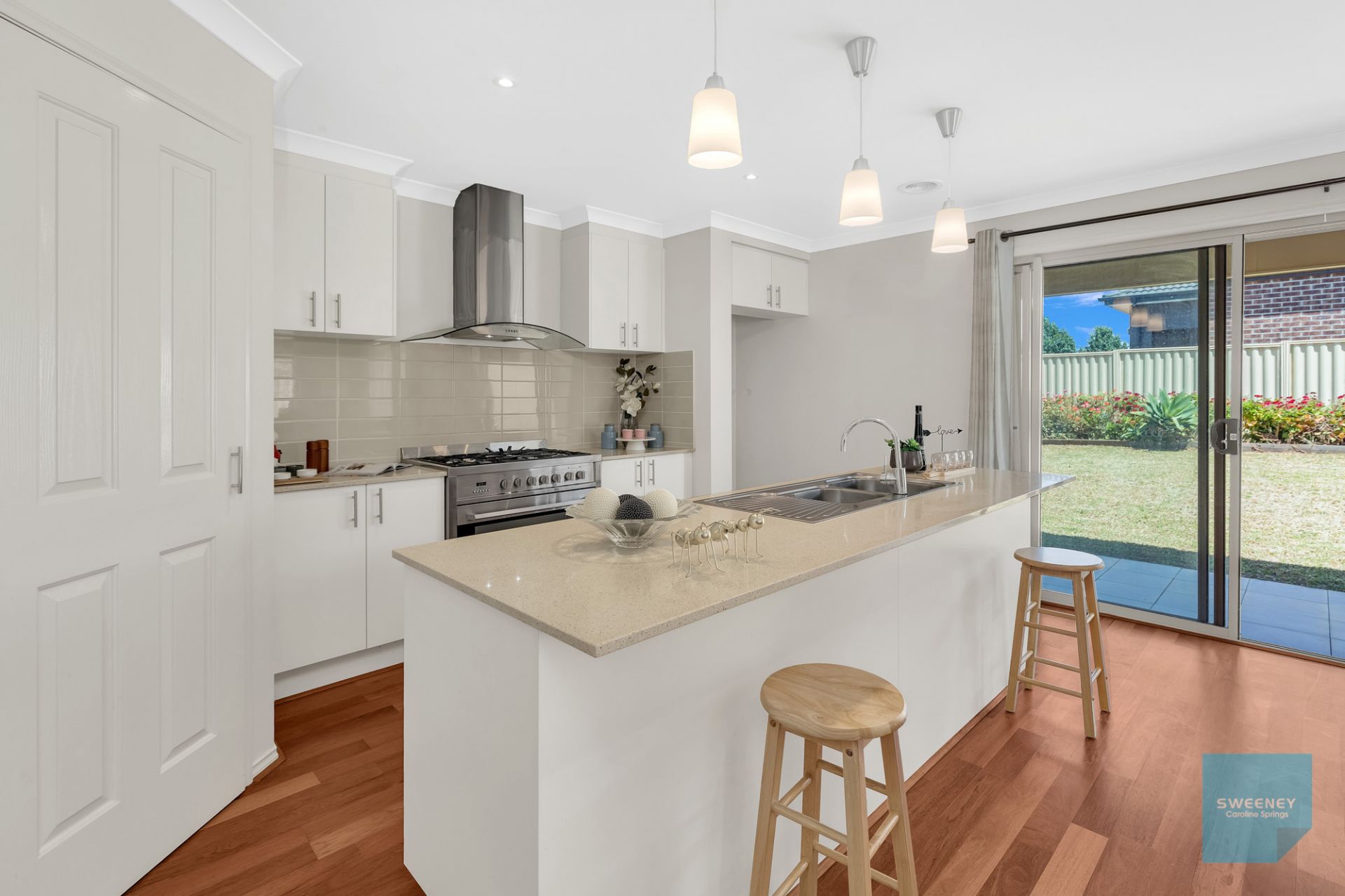 13 Orbis Avenue, Fraser Rise - Thumbnail 4