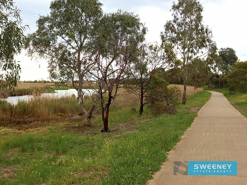 13 Selwood Place, Altona Meadows - Thumbnail 8