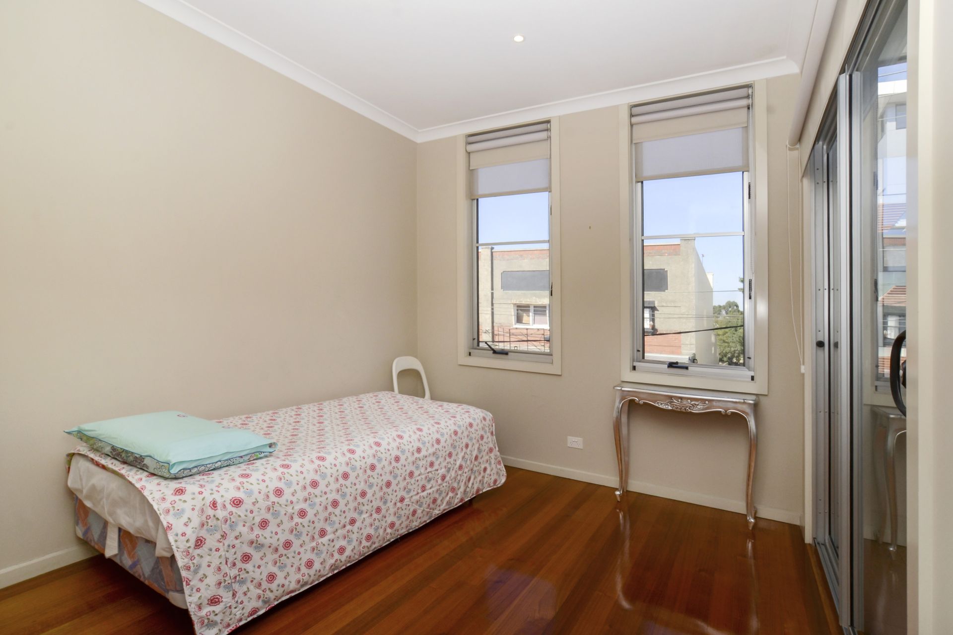Fully Furnished Stylish Living!