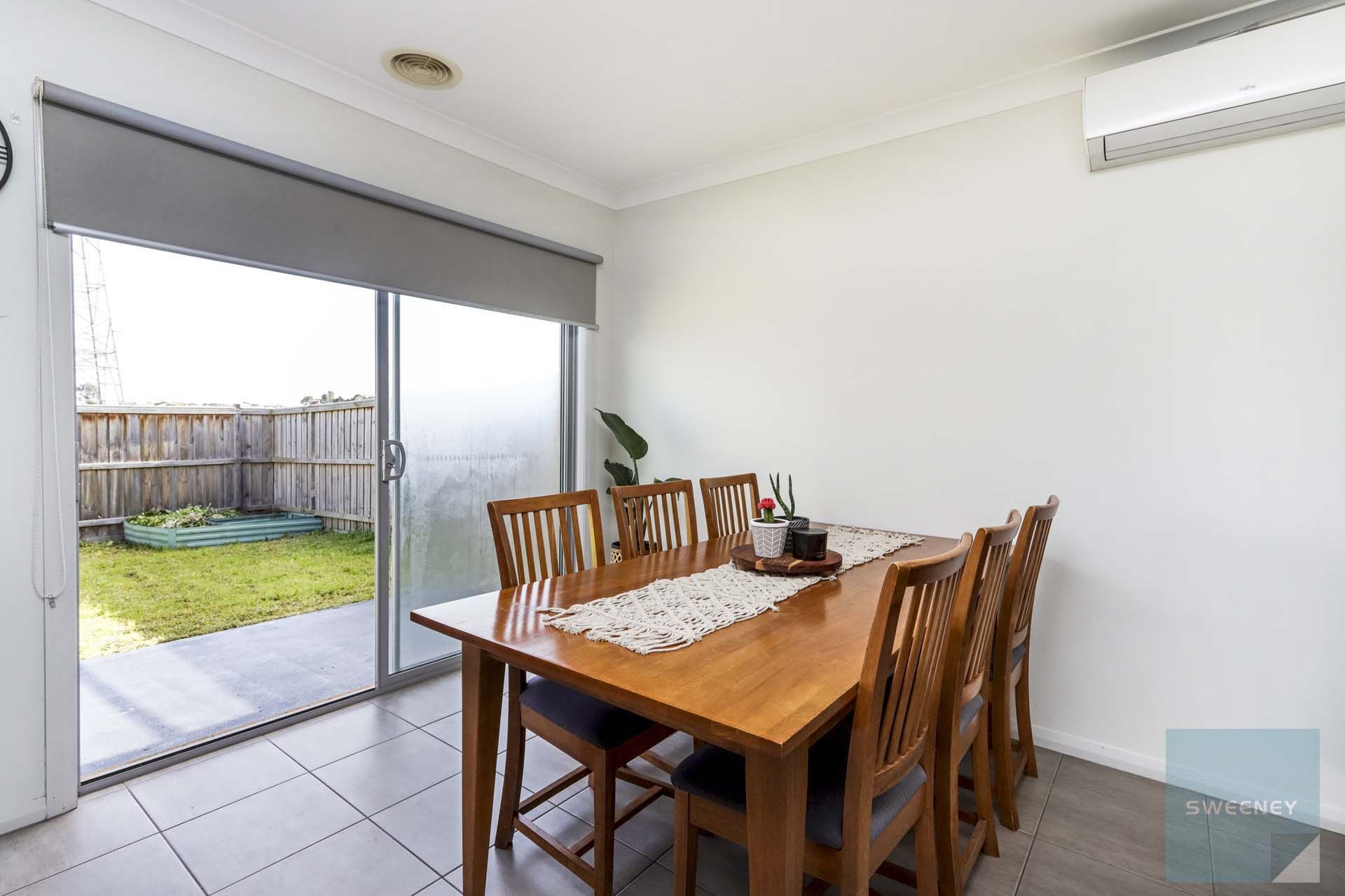 8 Somers Street, Fraser Rise - Thumbnail 4