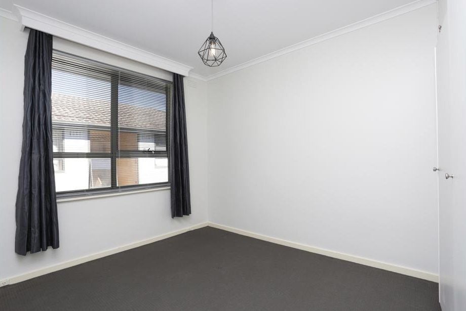 Refurbished delight in an ideal, quiet location