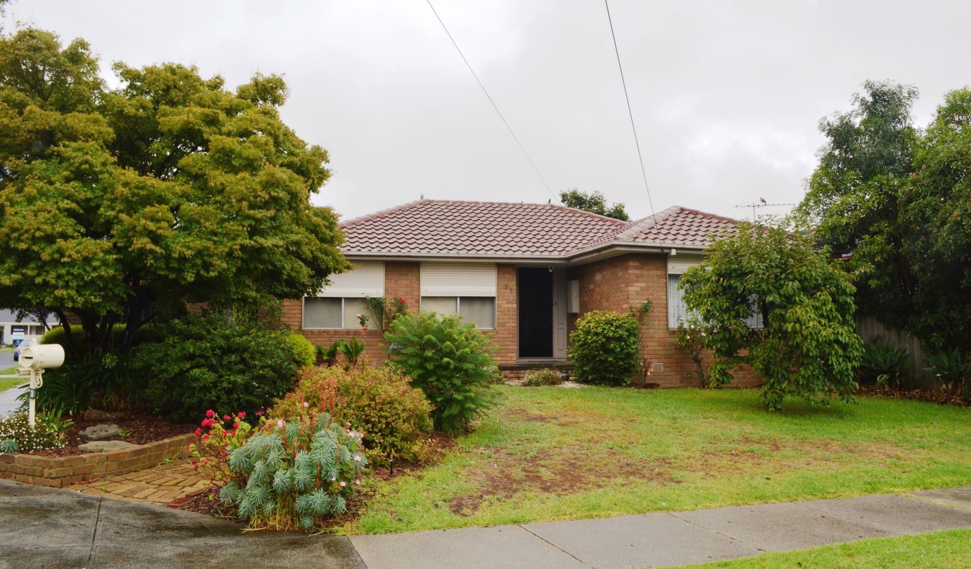 CENTRALLY LOCATED & PERFECTLY PRICED   *Insp Thu 28th Apr @ 5:00pm*