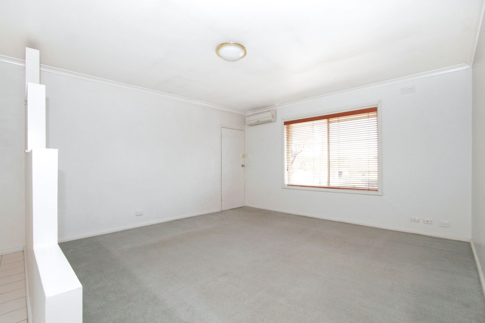 Neat and Tidy 2 Bedroom Apartment!