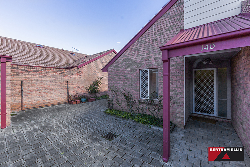 140 De Little Circuit, Greenway - Thumbnail 4