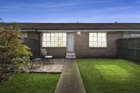 2/39 Rayhur Street, Clayton South VIC