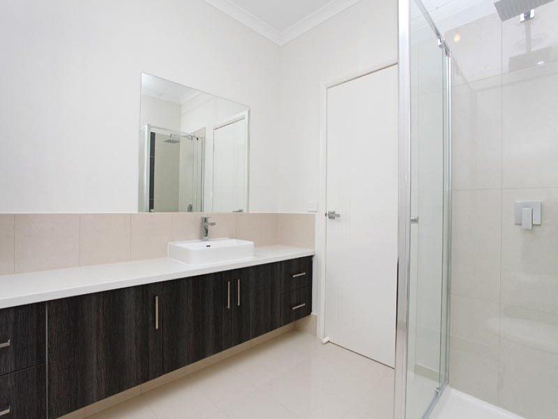 2/2 Anastasia Court, Hillside - Thumbnail 8