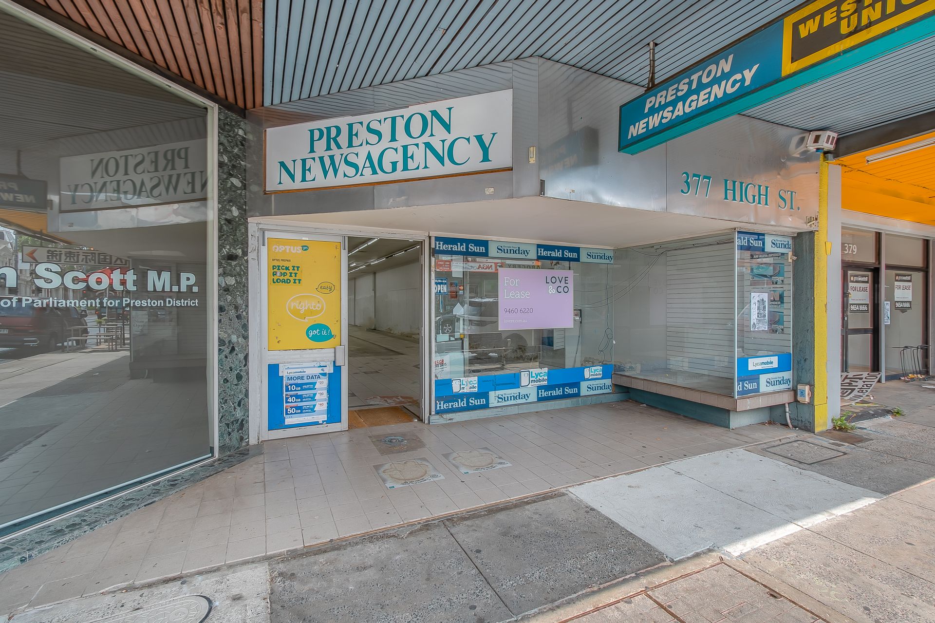 BE SEEN ON BUSY HIGH STREET! - OWNER WILL CONSIDER ALL OFFERS