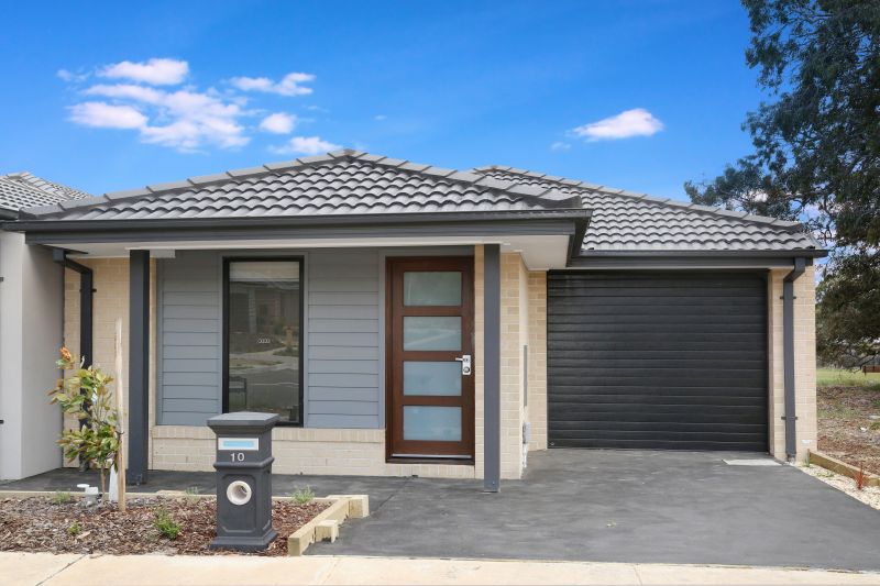 10 Odette Way, South Morang