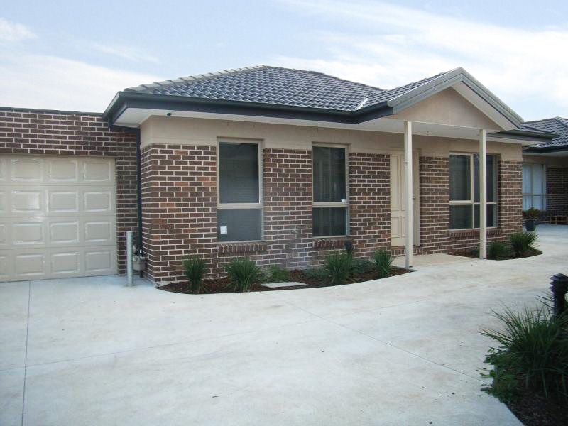 THIS MODERNLY PRESENTED HOME, NEAR TRANSPORT AND SHOPS IS AWAITING YOU!
