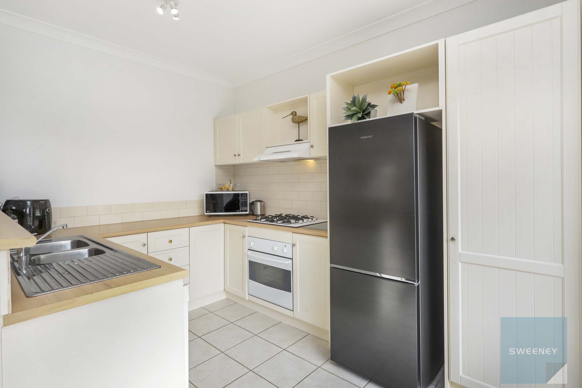18 Sharrock Close, Caroline Springs - Thumbnail 5