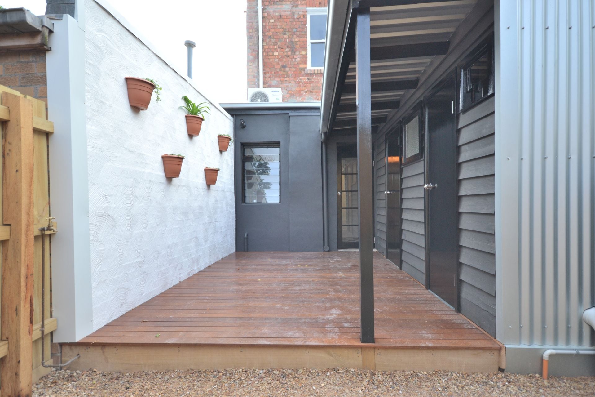 CAPTIVATING MODERN VICTORIAN WITH THE 