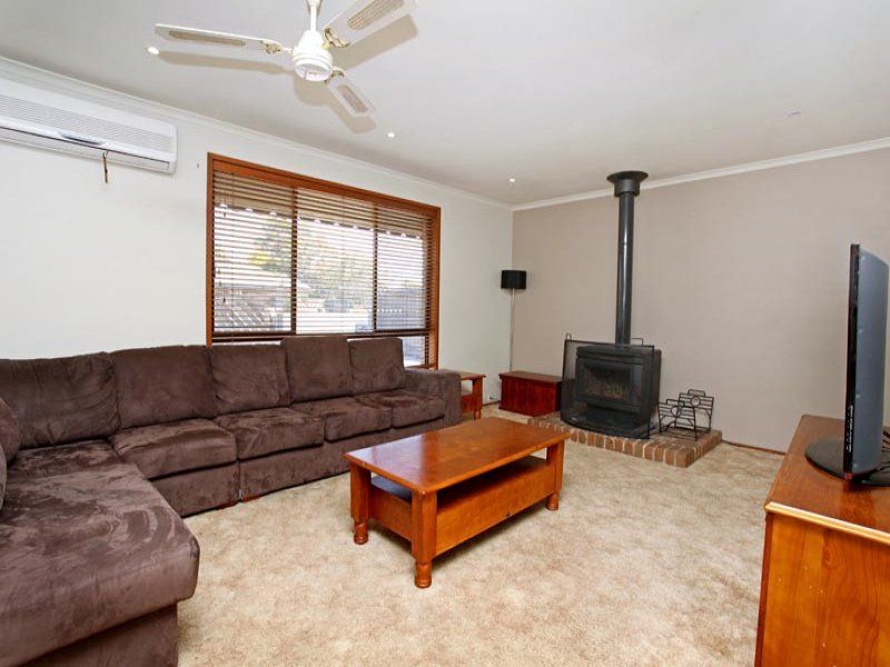 6 Stewart Crescent, Rockbank - Thumbnail 5