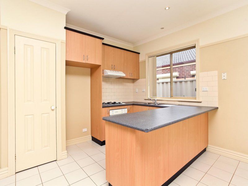 13 Macedon Close, Caroline Springs - Thumbnail 3