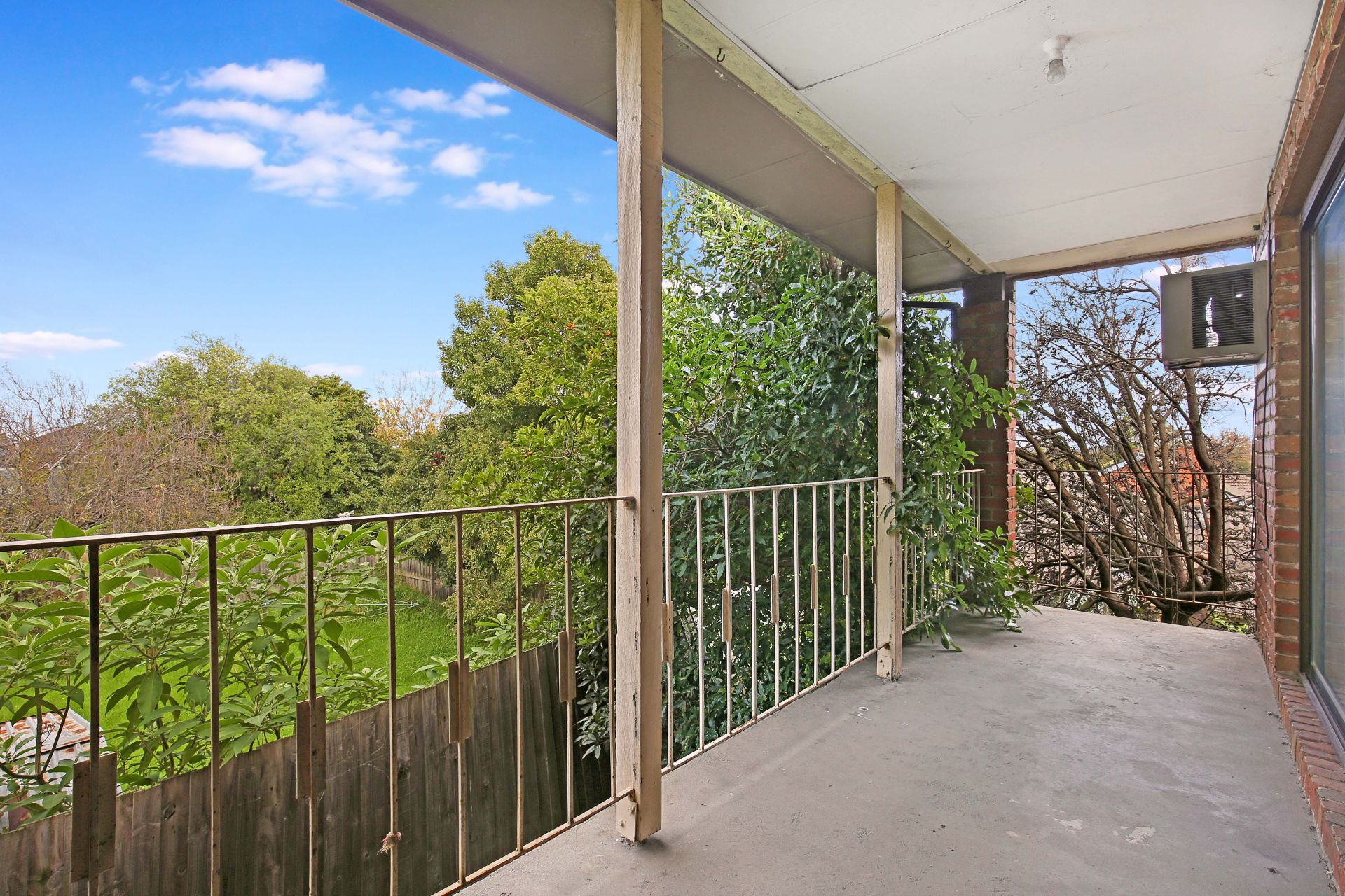 Hidden Gem in Fantastic Location ! Three bedrooms, work shop, double garage!