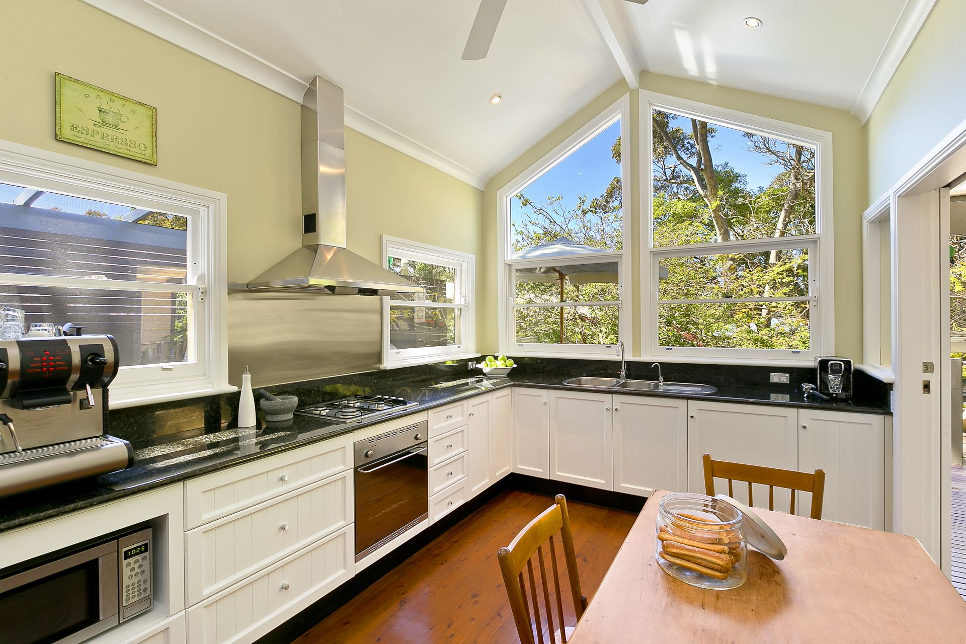 17 Edwin Avenue Avalon Beach NSW, Avalon Beach - Thumbnail 4