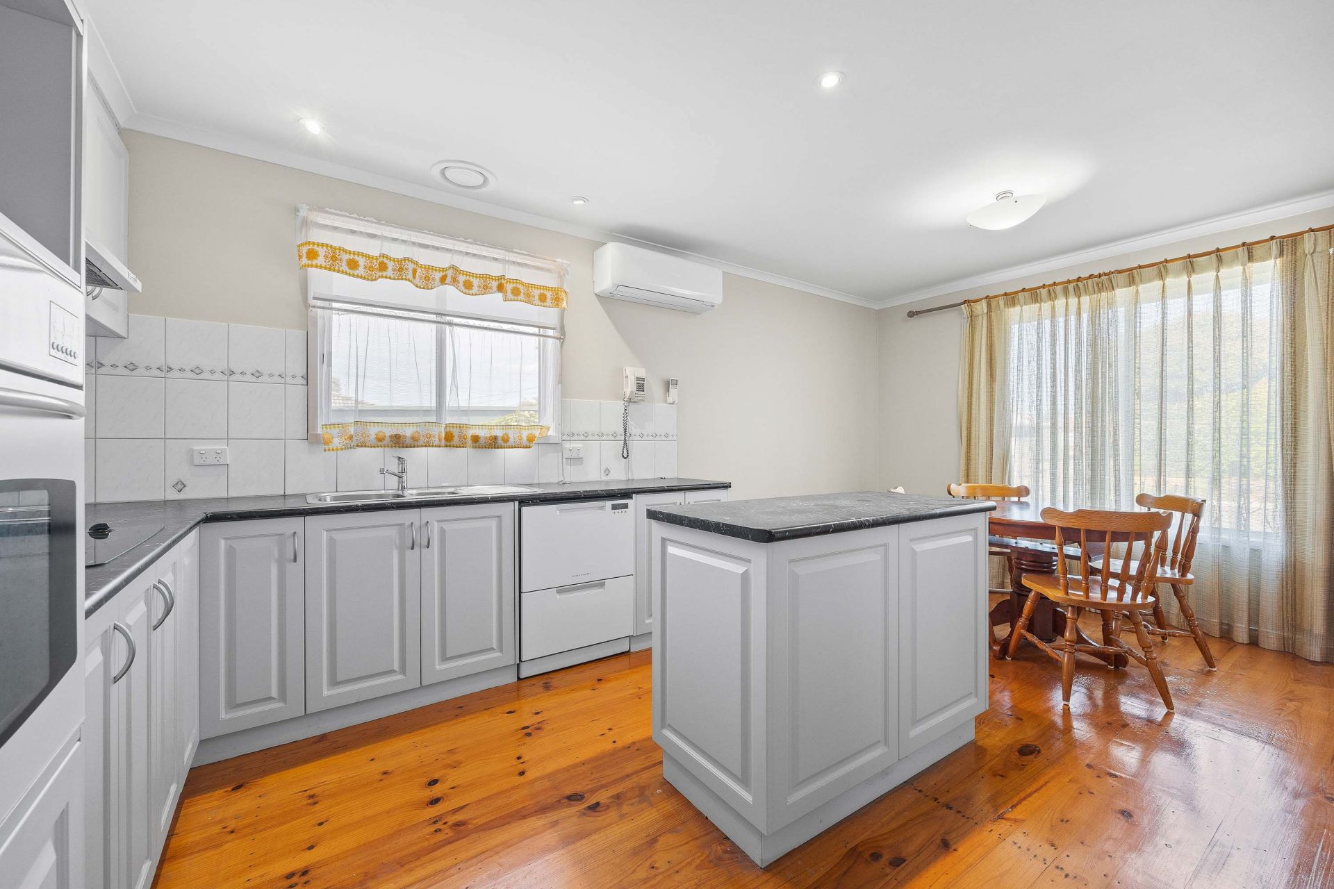 19 Mathilda Street, Wendouree, Wendouree - Thumbnail 6