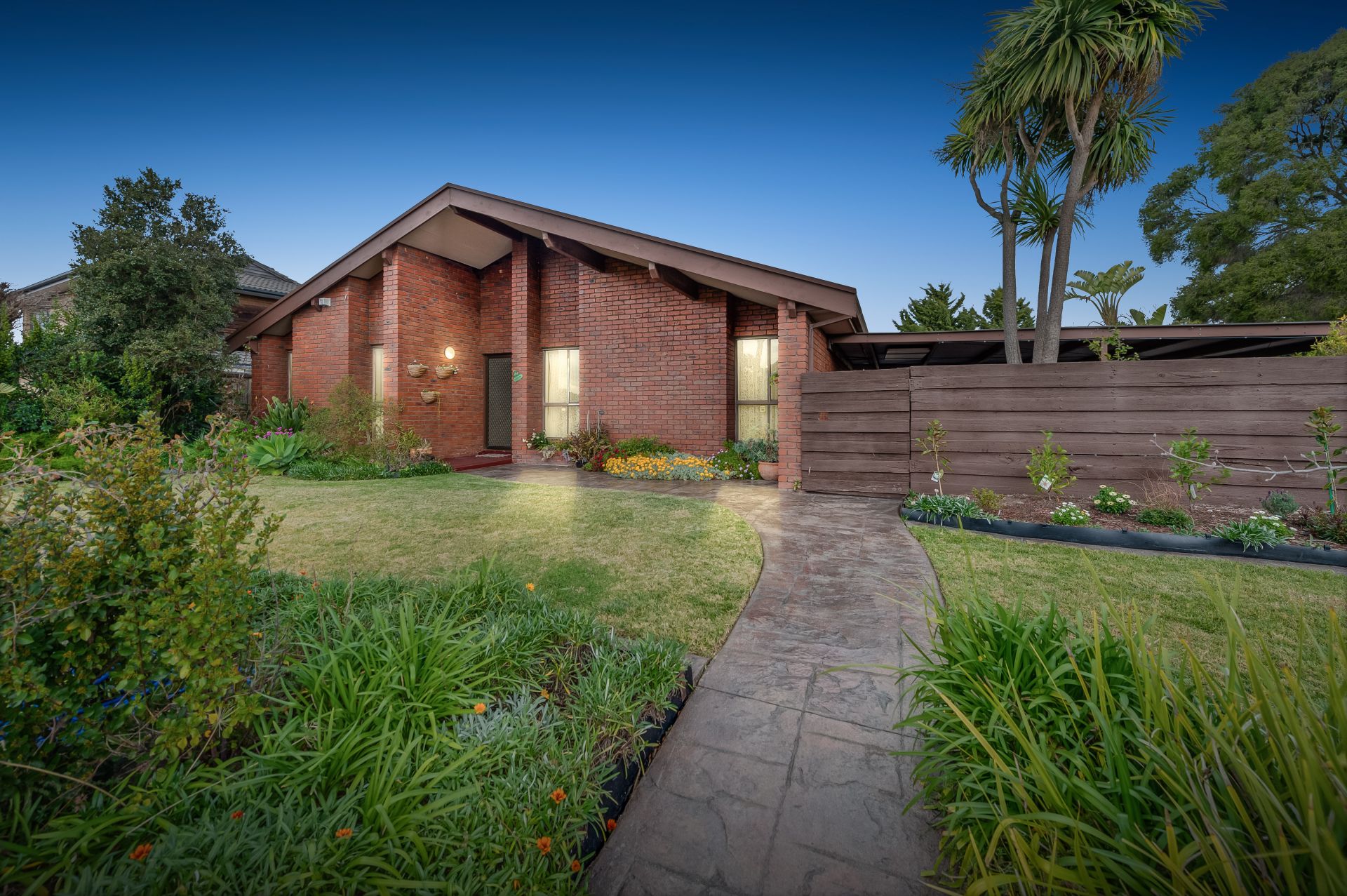 13 Aldershot Drive, Keilor Downs OBrien Real Estate