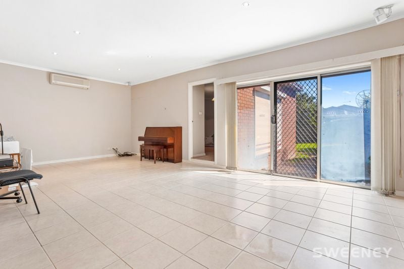 35 Amaranth Avenue, Altona North - Thumbnail 7