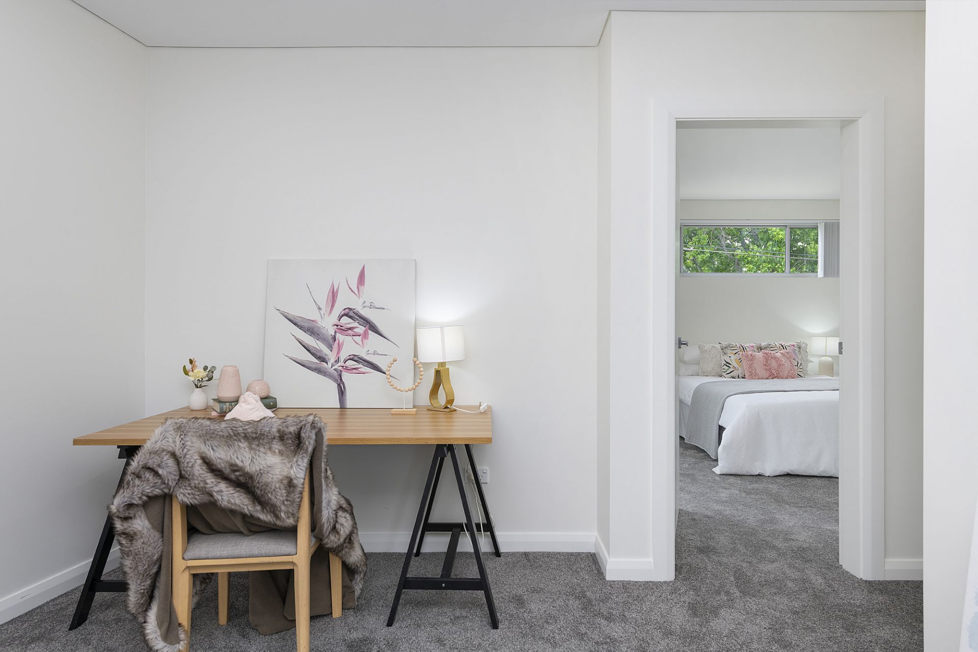 37 Donington Avenue, Georges Hall, Hall - Thumbnail 8
