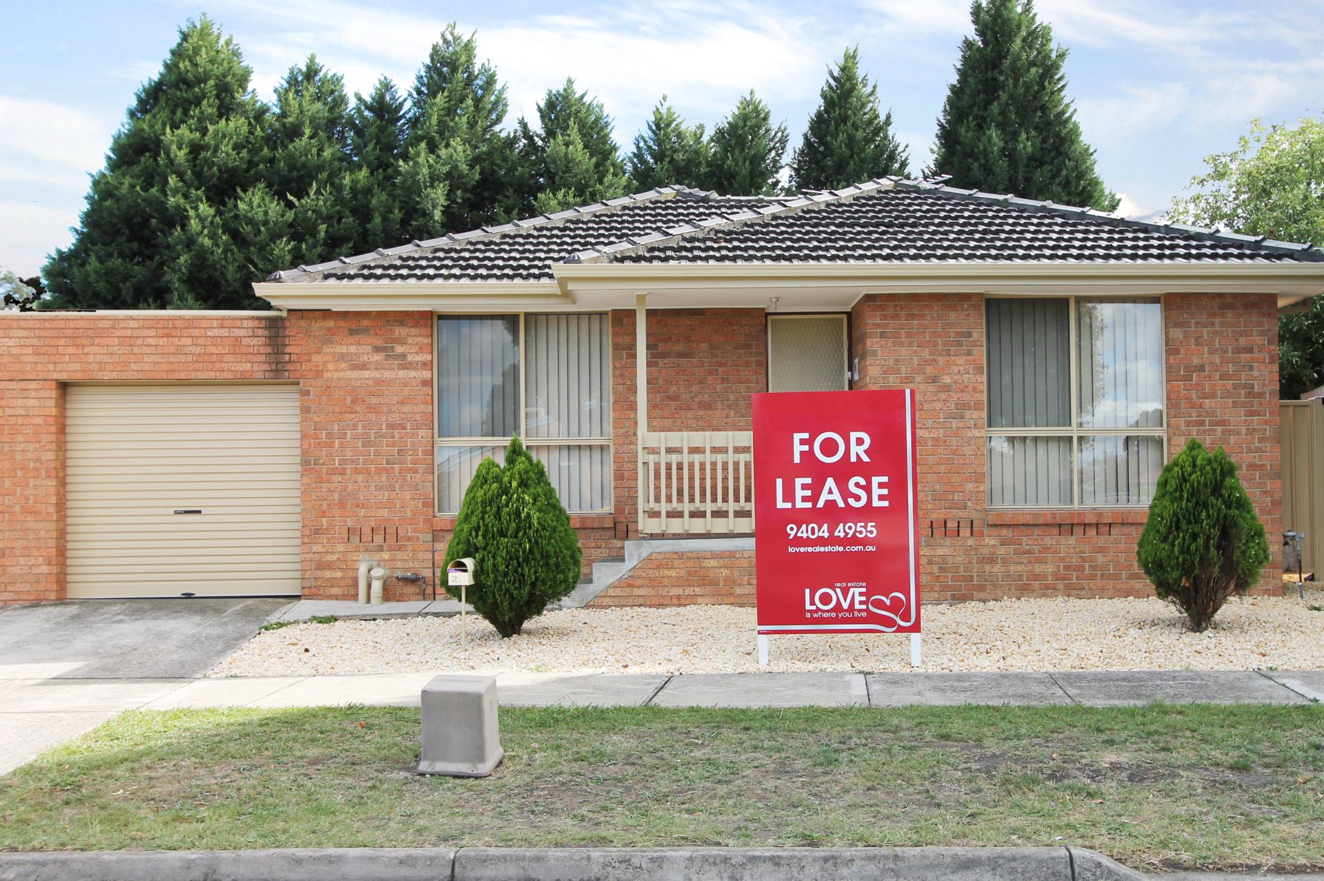 WELL PRICED, FANTASTIC LOCATION!!