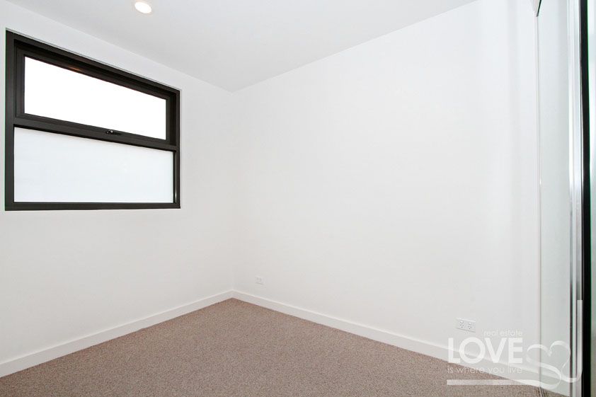 CONVENIENCE AND LIFESTYLE RIGHT OUTSIDE YOUR DOOR