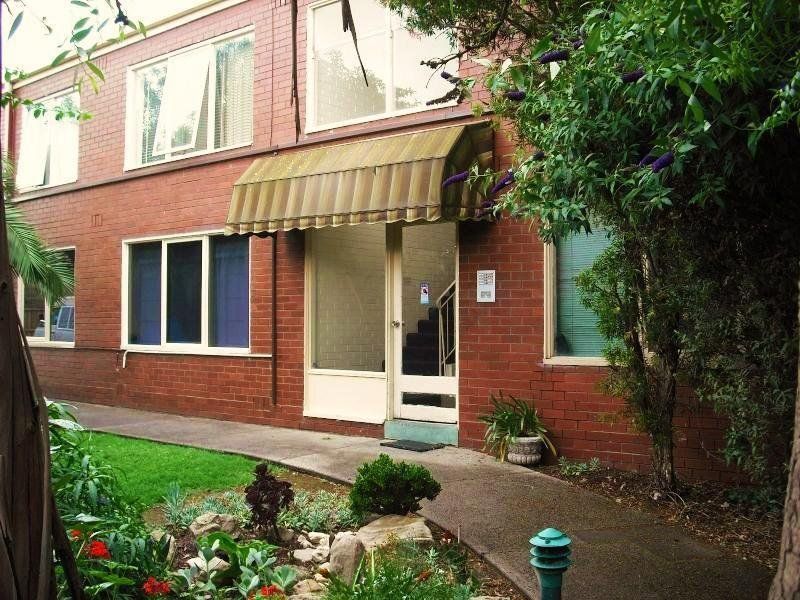 8/1 Collins Street, Thornbury