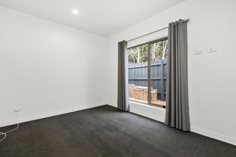 2/27 Main Street, Thomastown