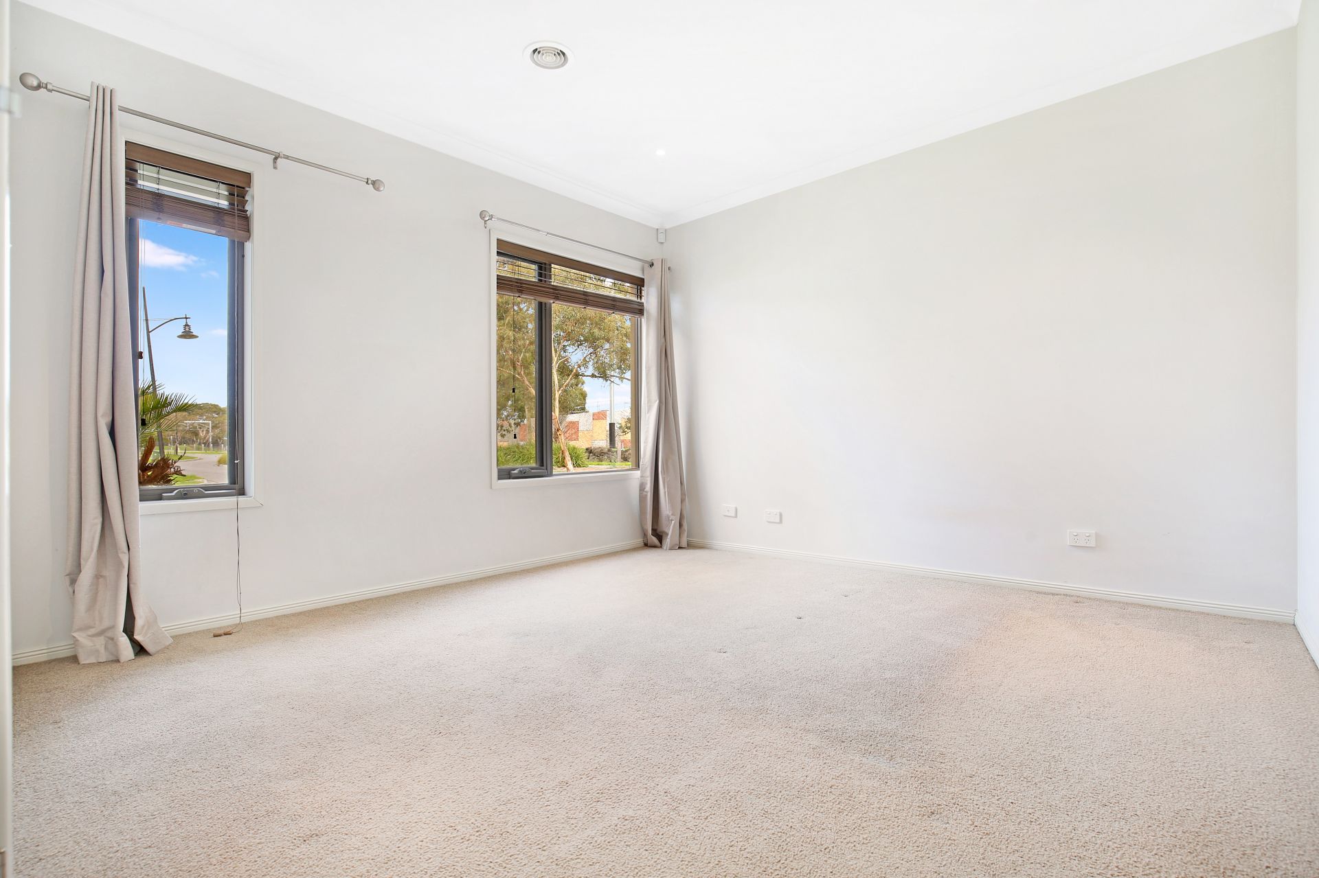 FAMILY HOME IN HAWKESTOWE!