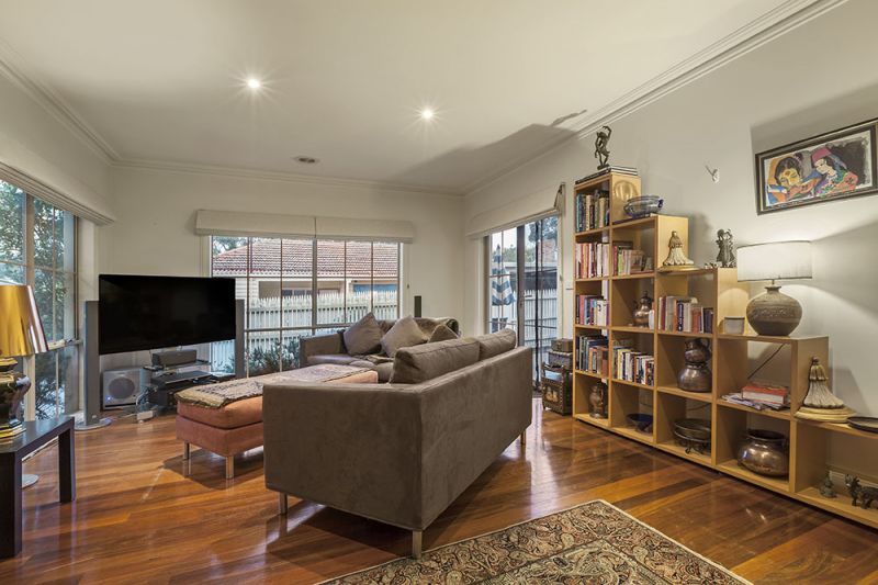 2/2 Ursula Street, Box Hill North - Thumbnail 2