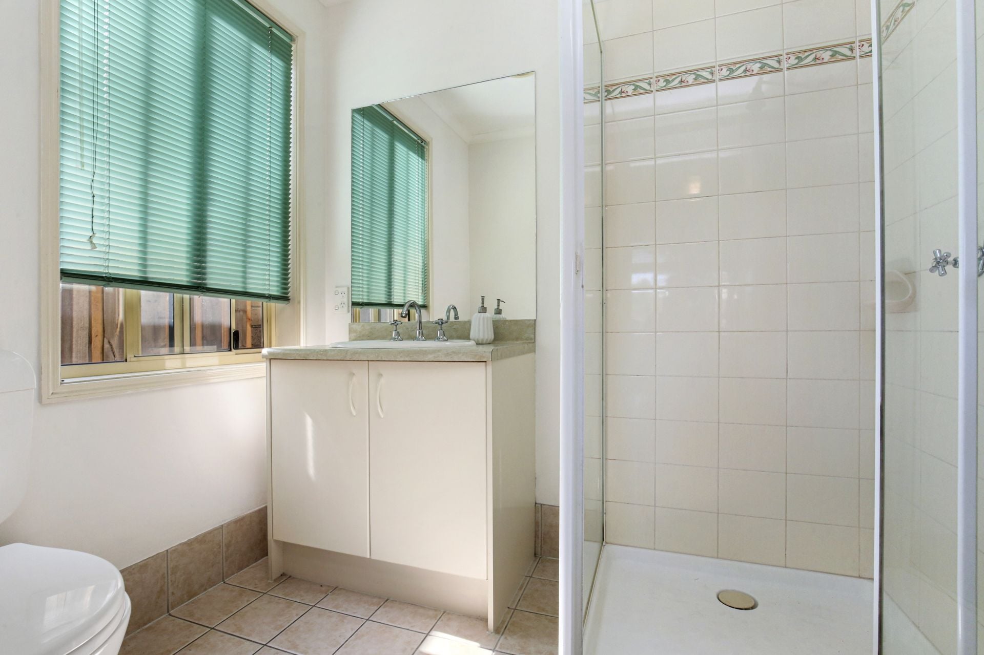 Immaculate 3 bedroom home in a great pocket of Epping!