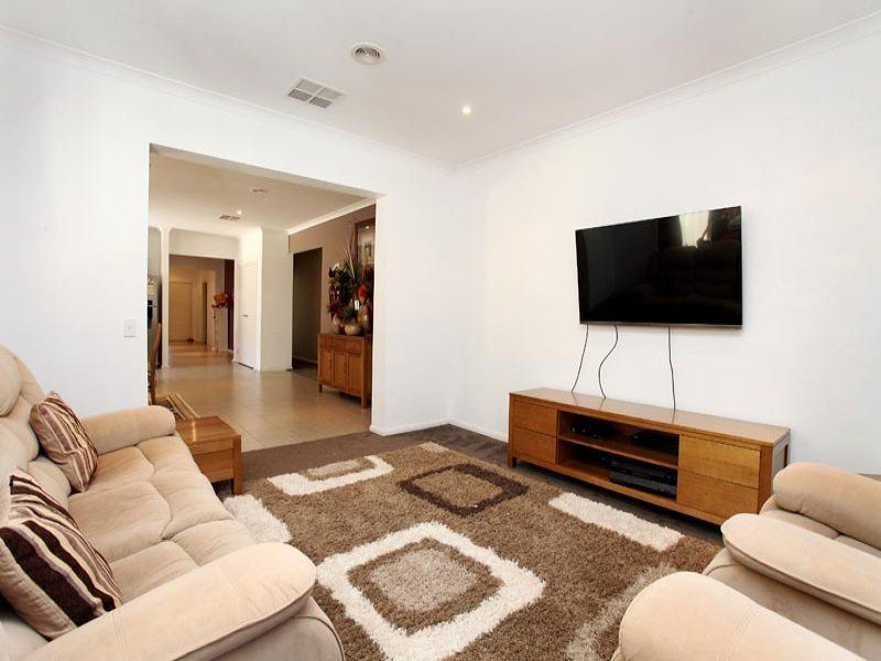 9 Buckley Way, Caroline Springs - Thumbnail 5