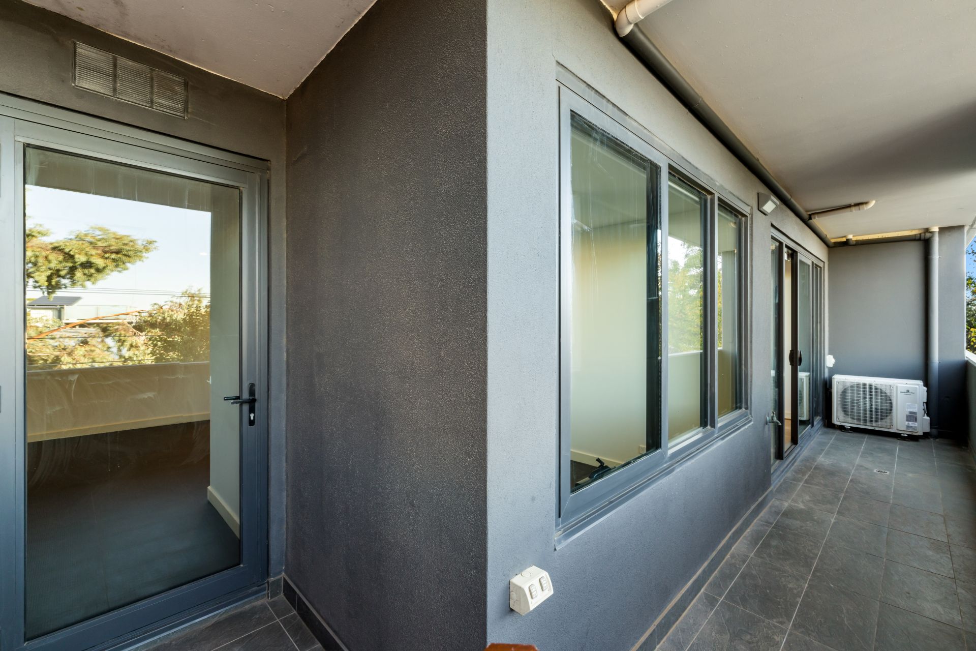 Modern Living in Magnificent Location