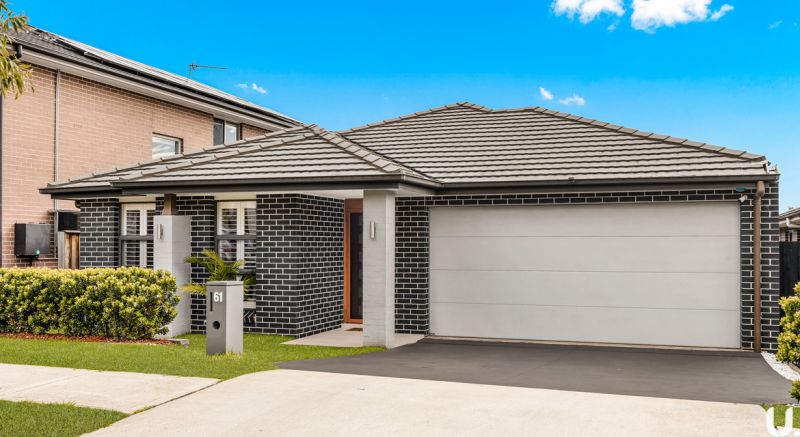 61 Sugarloaf Crescent