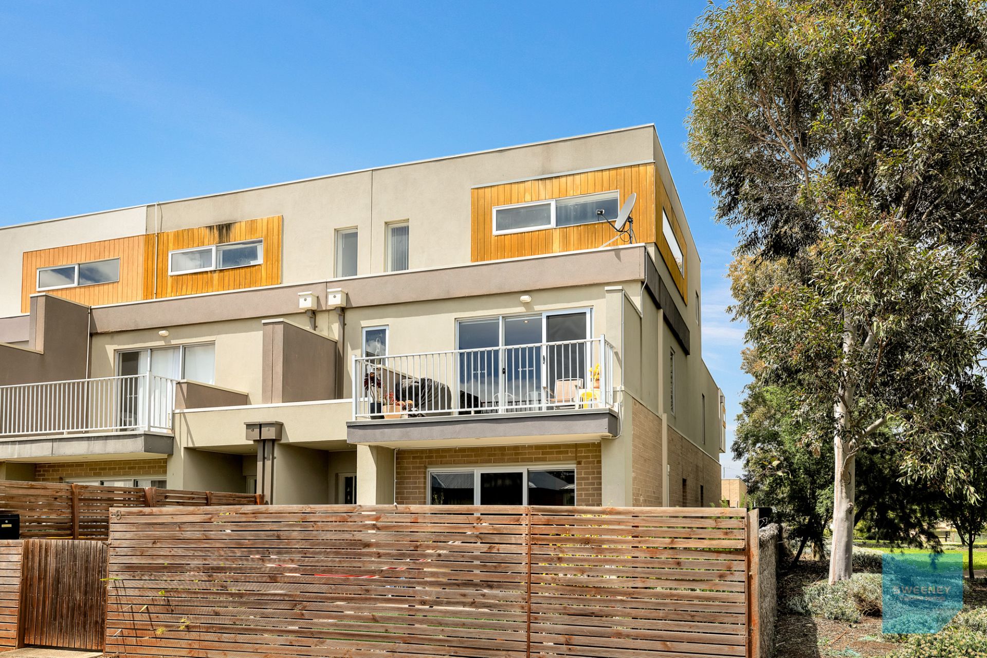 6/5 Strathvea Lane, Caroline Springs - Thumbnail 3