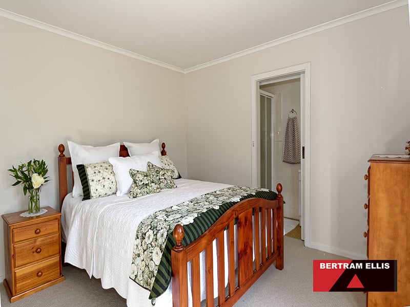 6 McCabe Crescent, Holt - Thumbnail 8