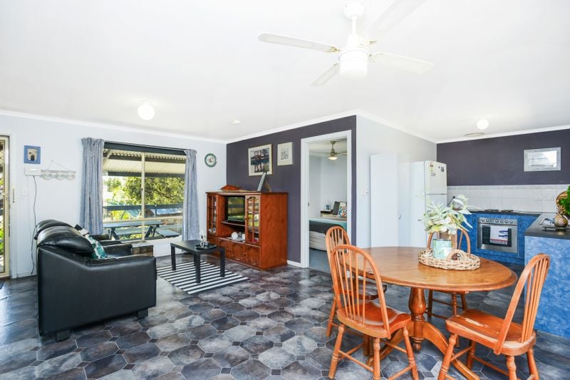 5 Edgewater Road, Clayton Bay South Coast Realty