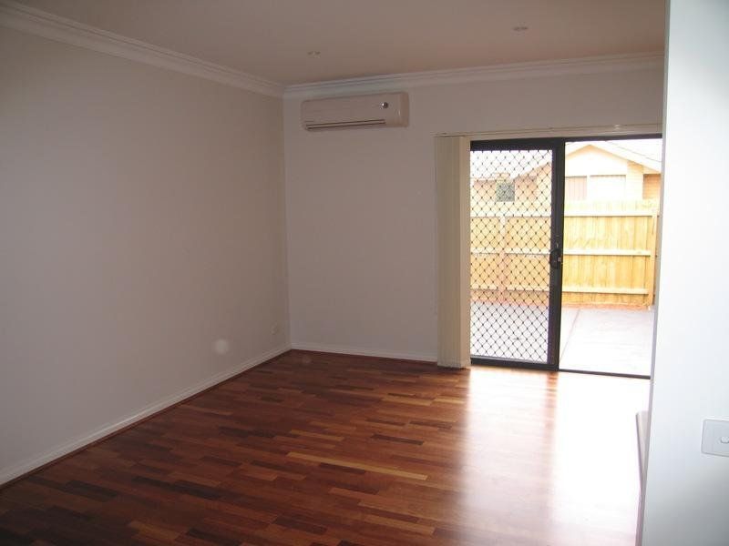 MODERN 2 BEDROOM UNIT!