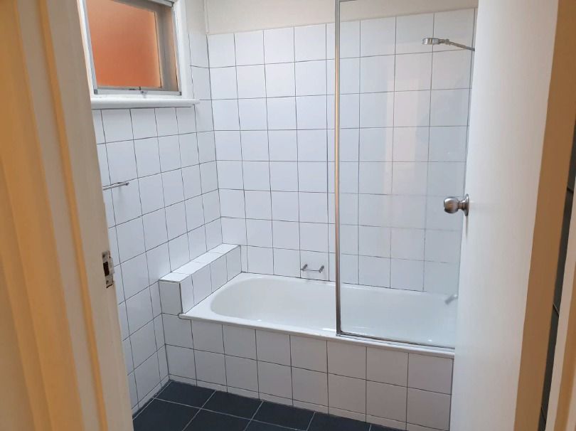 **ONE WEEK RENT FREE**