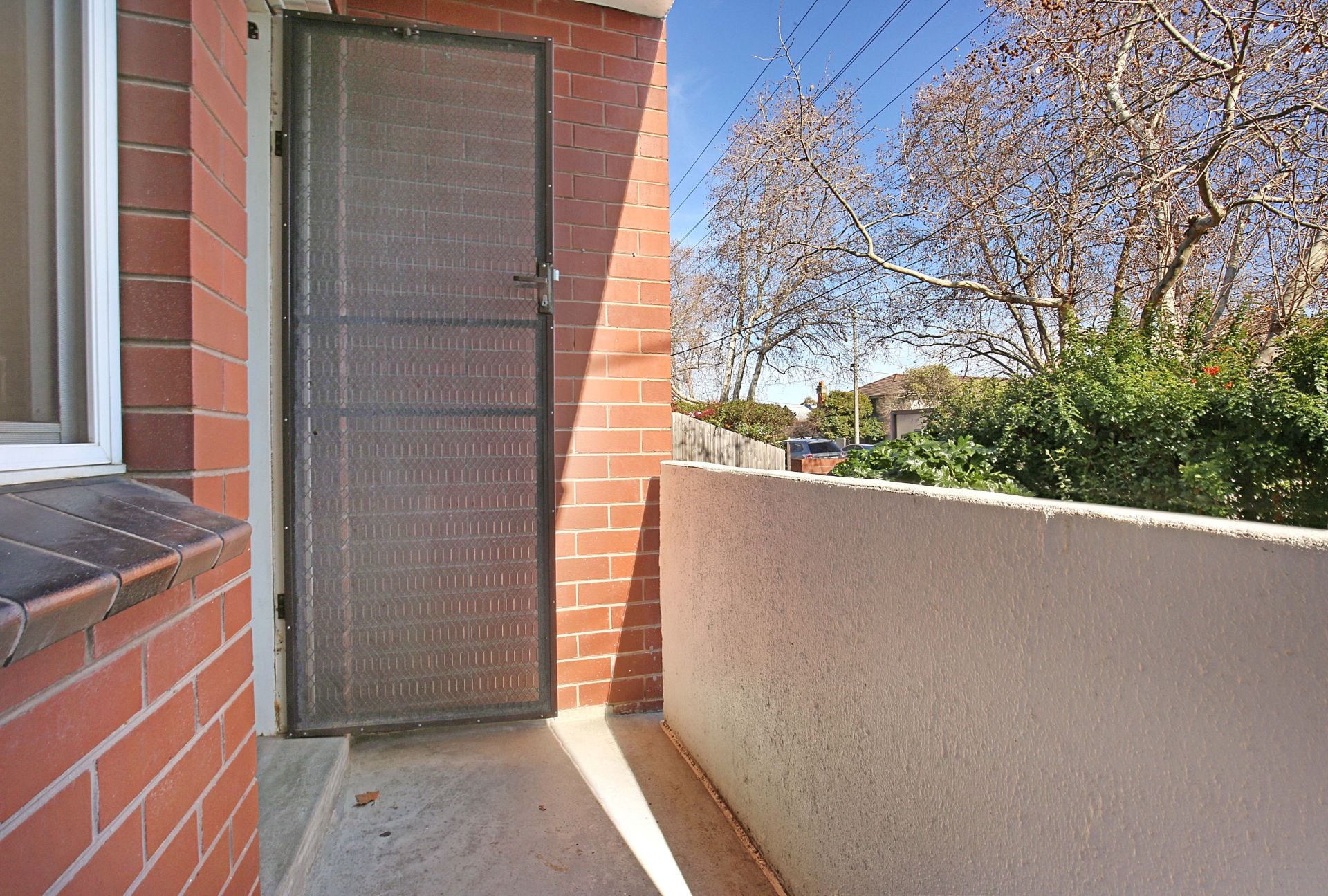 Spacious Two Bedroom Apartment In Idyllic Location!
