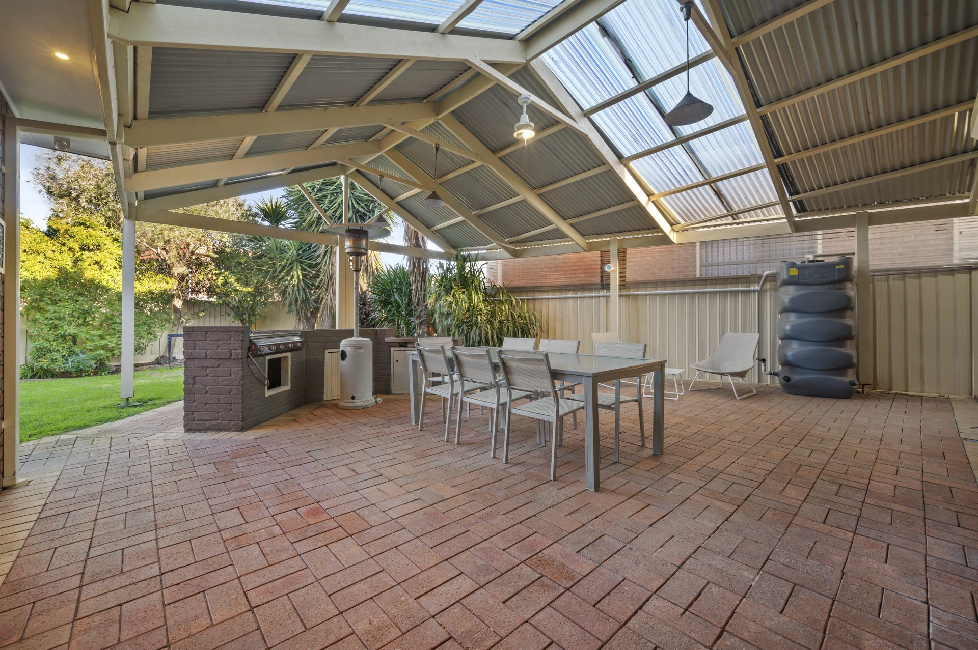 LALOR'S FINEST - 5 BEDROOMS