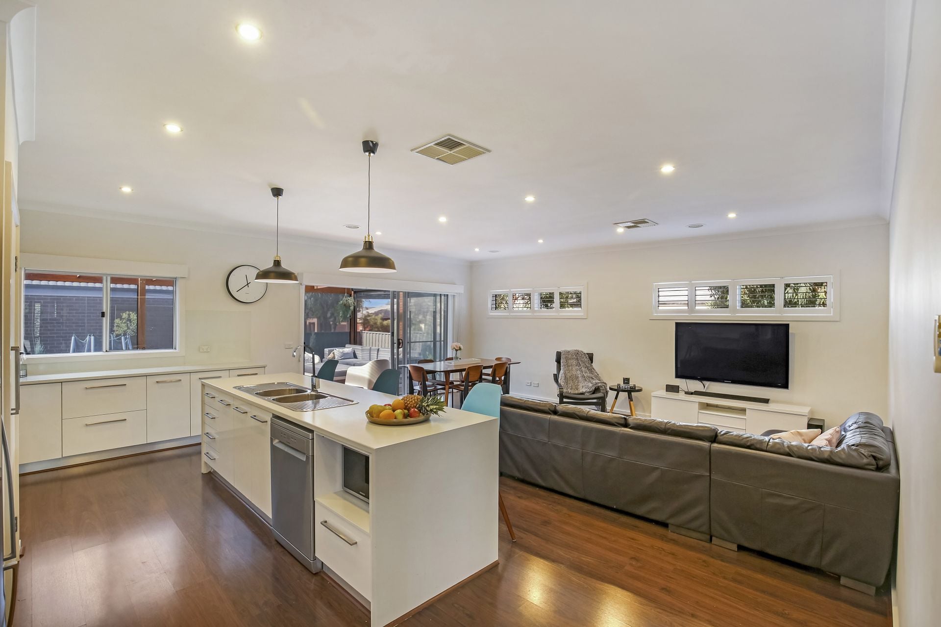 An Entertainer's Delight With Space For The In-Laws!