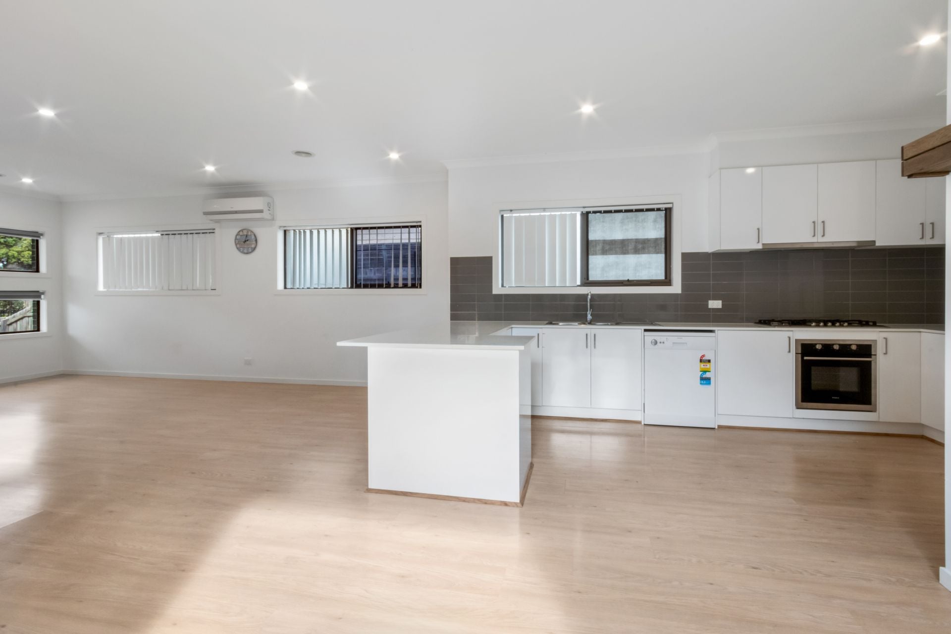 DELIGHTFUL 3 BEDROOM HOUSE IN RESERVOIR