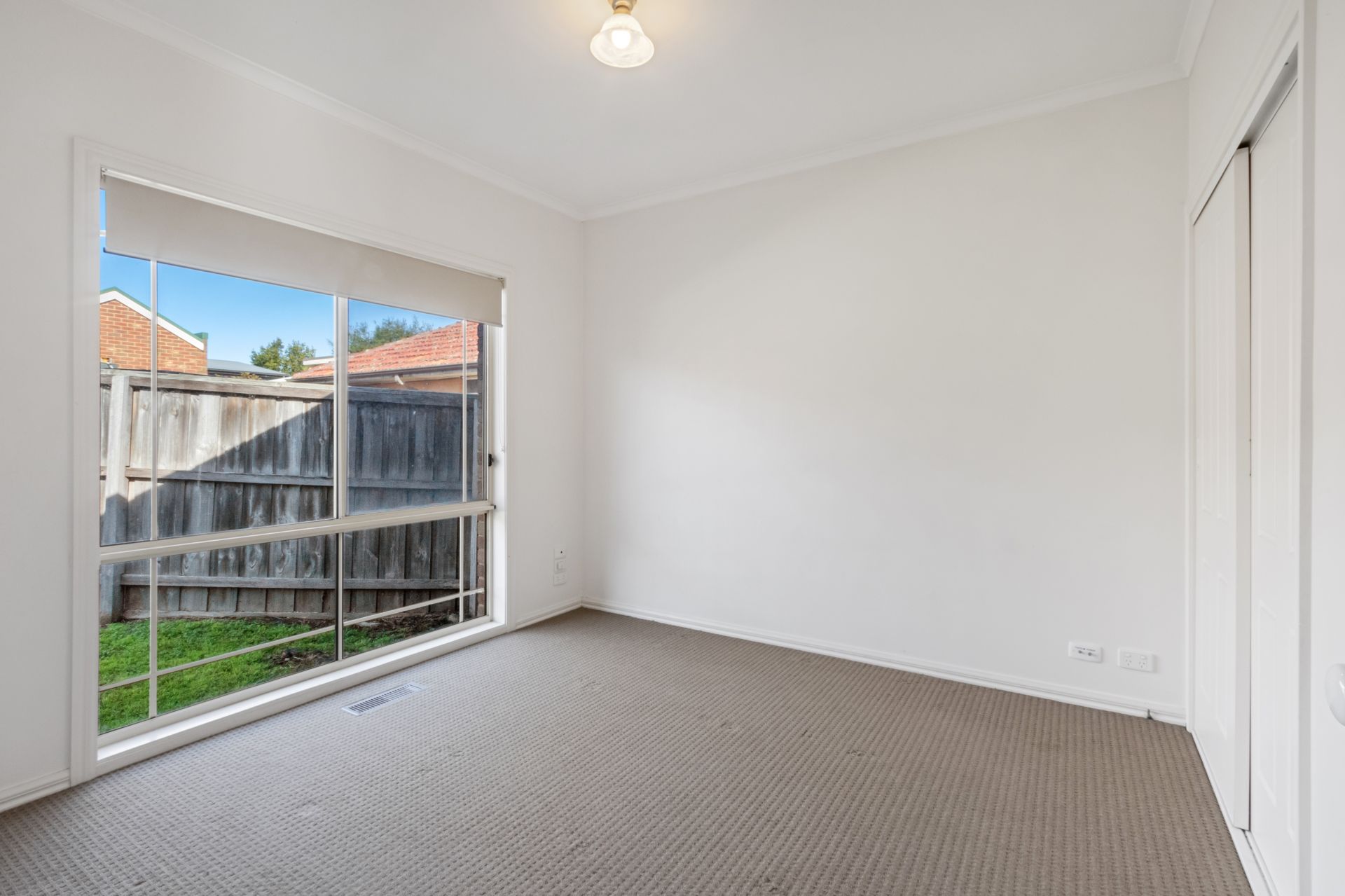 Bright & Spacious Family Home!